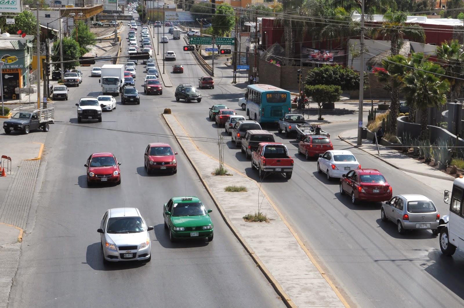  Rechazan disminuir elevado costo de licencias de conducir en SLP