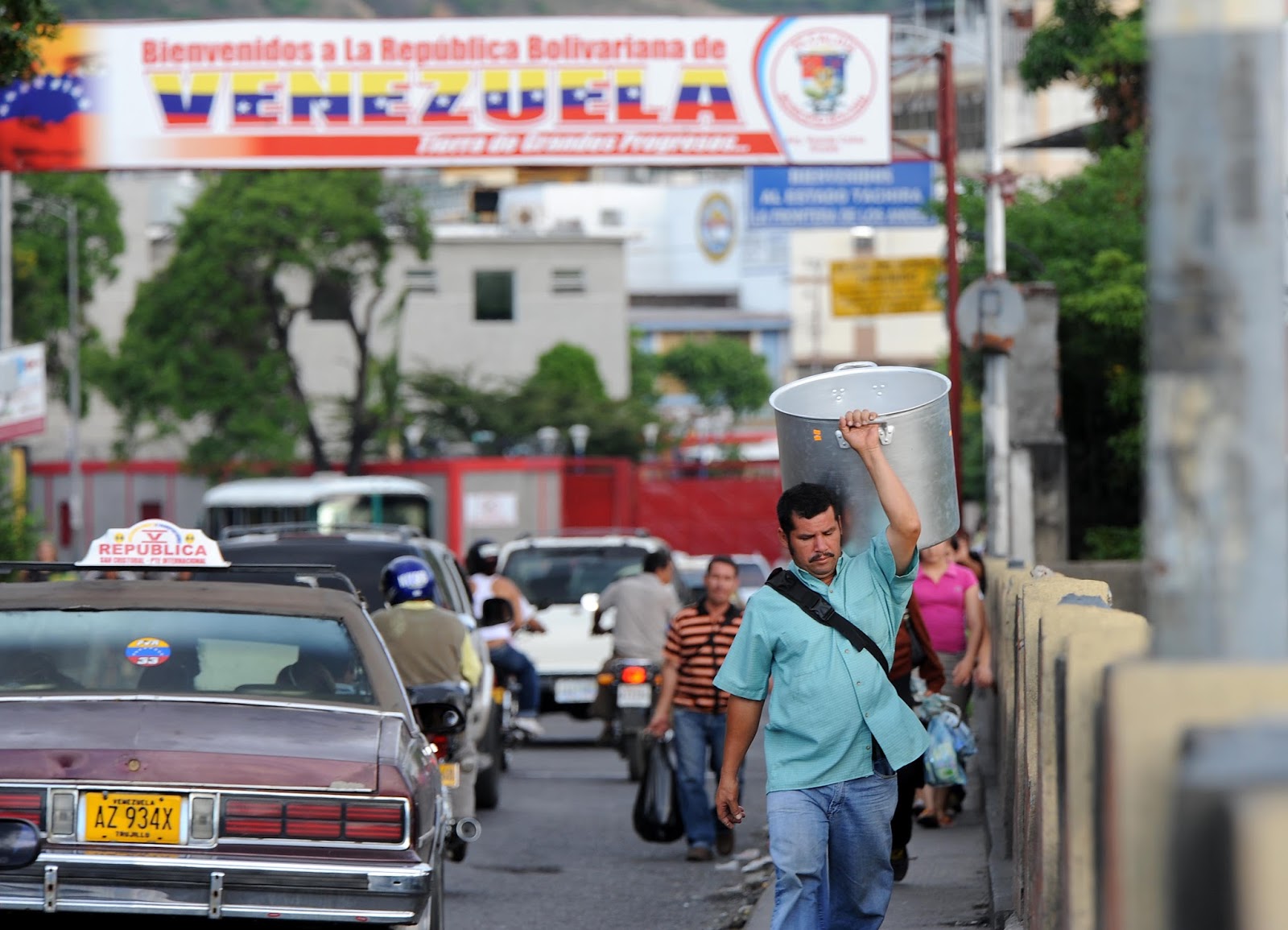  Abren de nuevo frontera entre Venezuela y Colombia