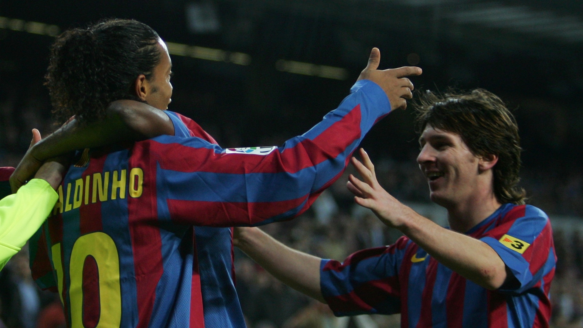  Messi no está en crisis, es el mejor del mundo: Ronaldinho