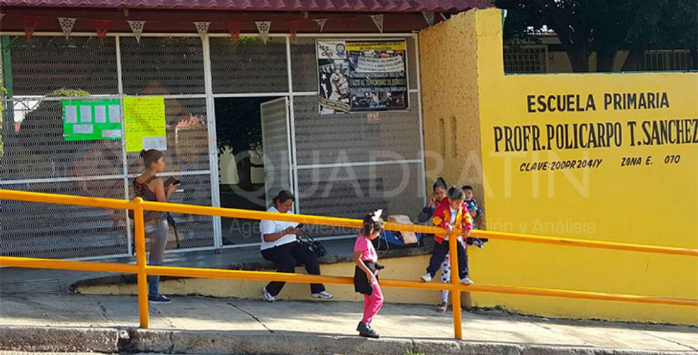  Abrieron escuelas en Oaxaca… para dar informes