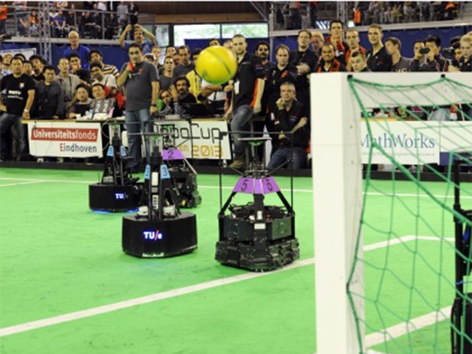  Niños y jóvenes representan a México en Robocup 2016