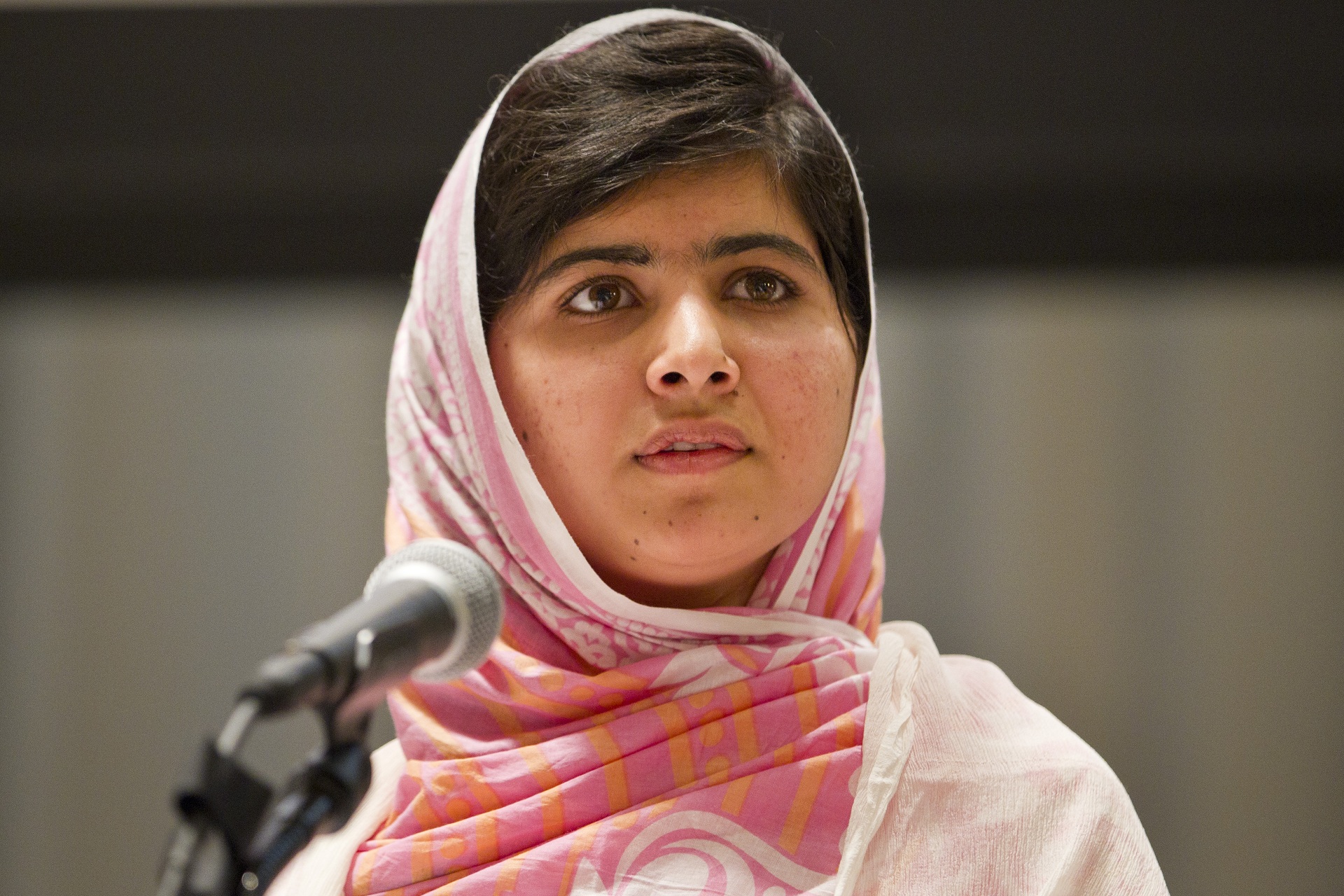 Malala visita el campamento de refugiados más grande del mundo Astrolabio