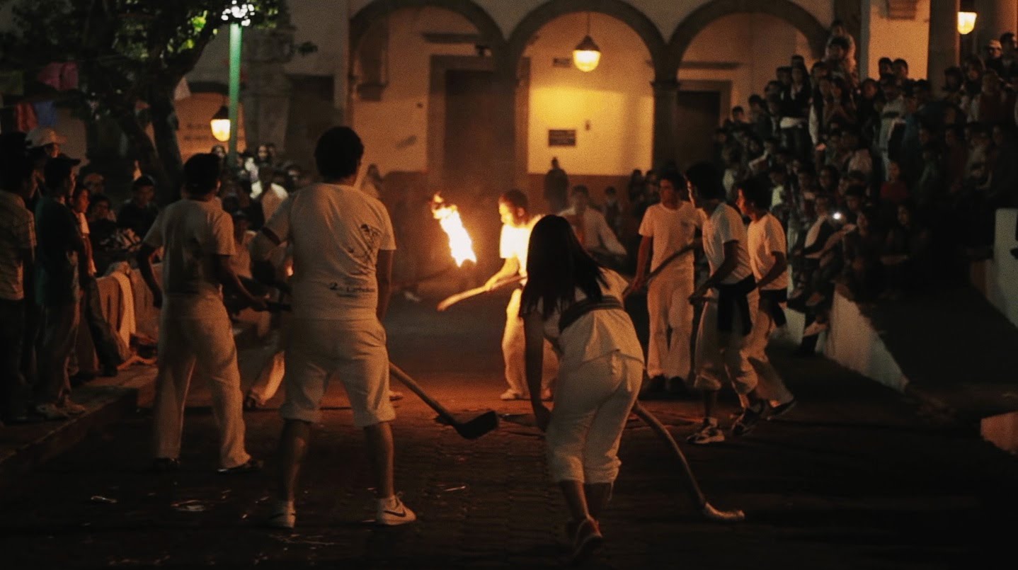  Pelota encendida, juego vivo autóctono en Querétaro