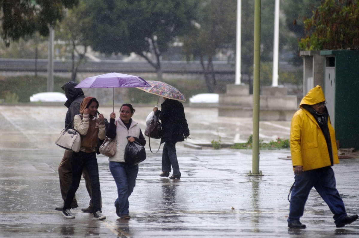  No olvides el paraguas; seguirán las lluvias en el país