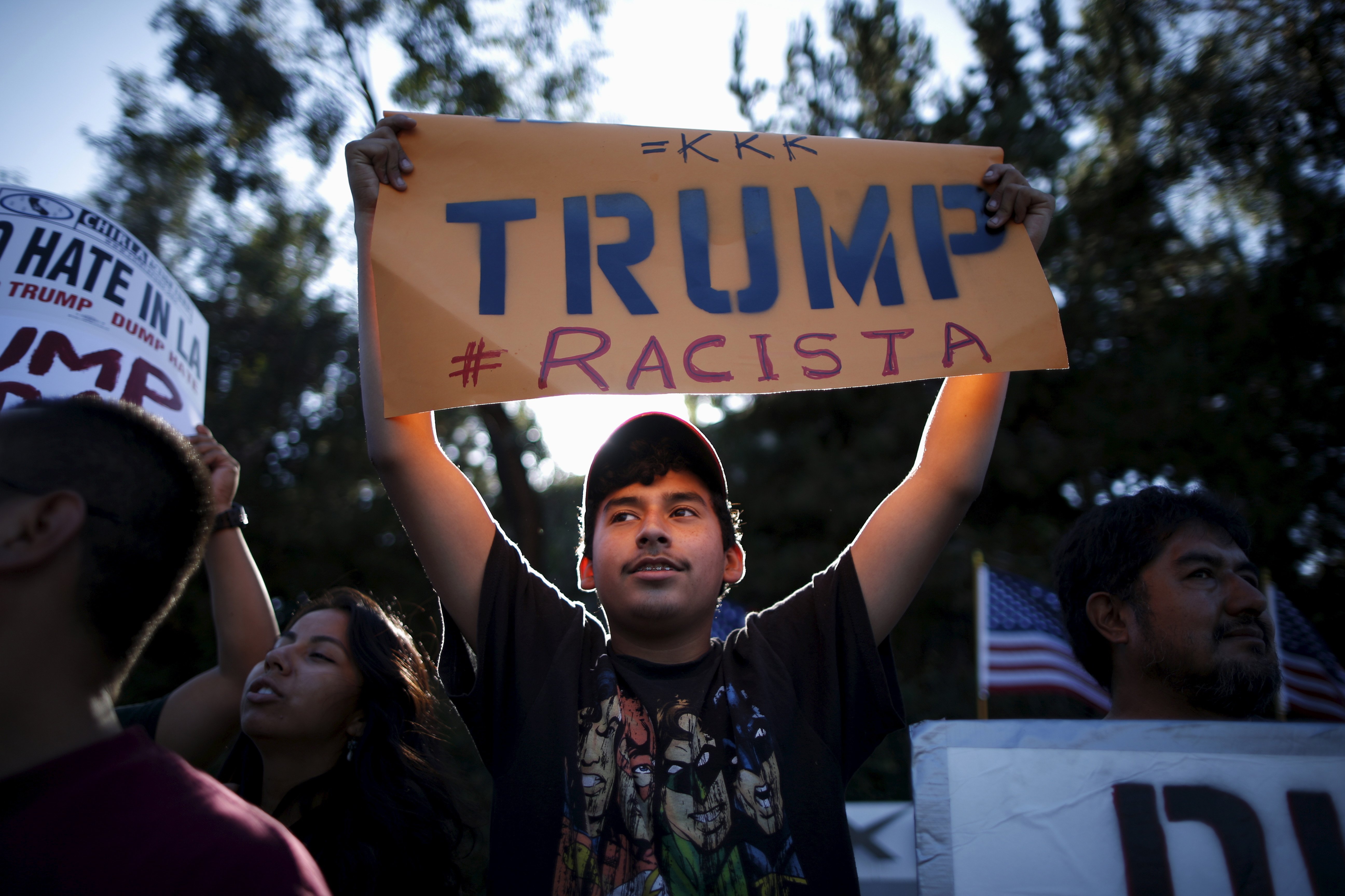  Hasta 79% de hispanos percibe a Trump como extremista