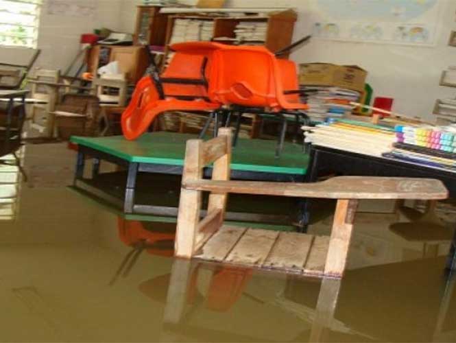  ‘Earl’ dejó daños en 66 escuelas de Veracruz