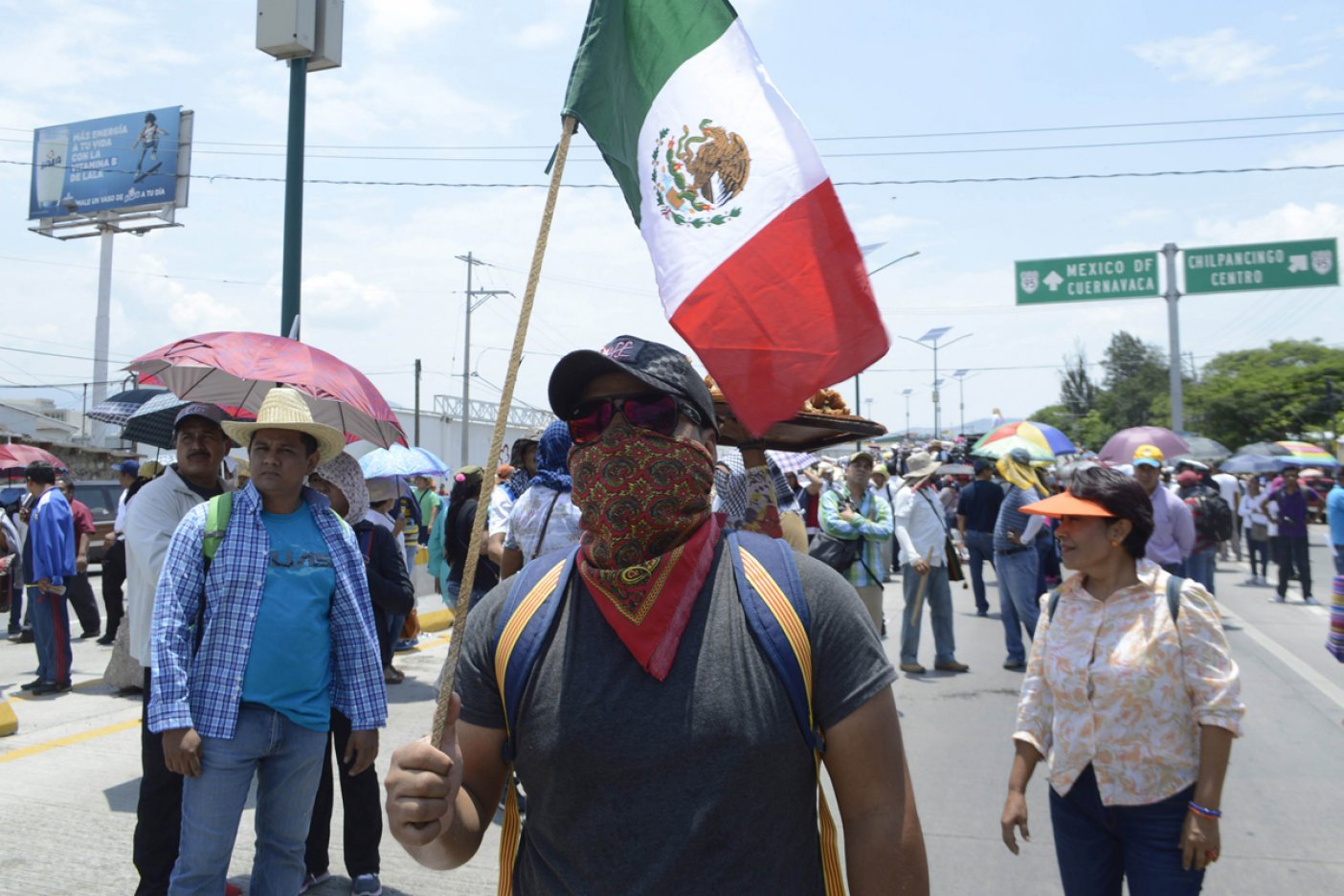  Inician despidos de maestros faltistas en Oaxaca