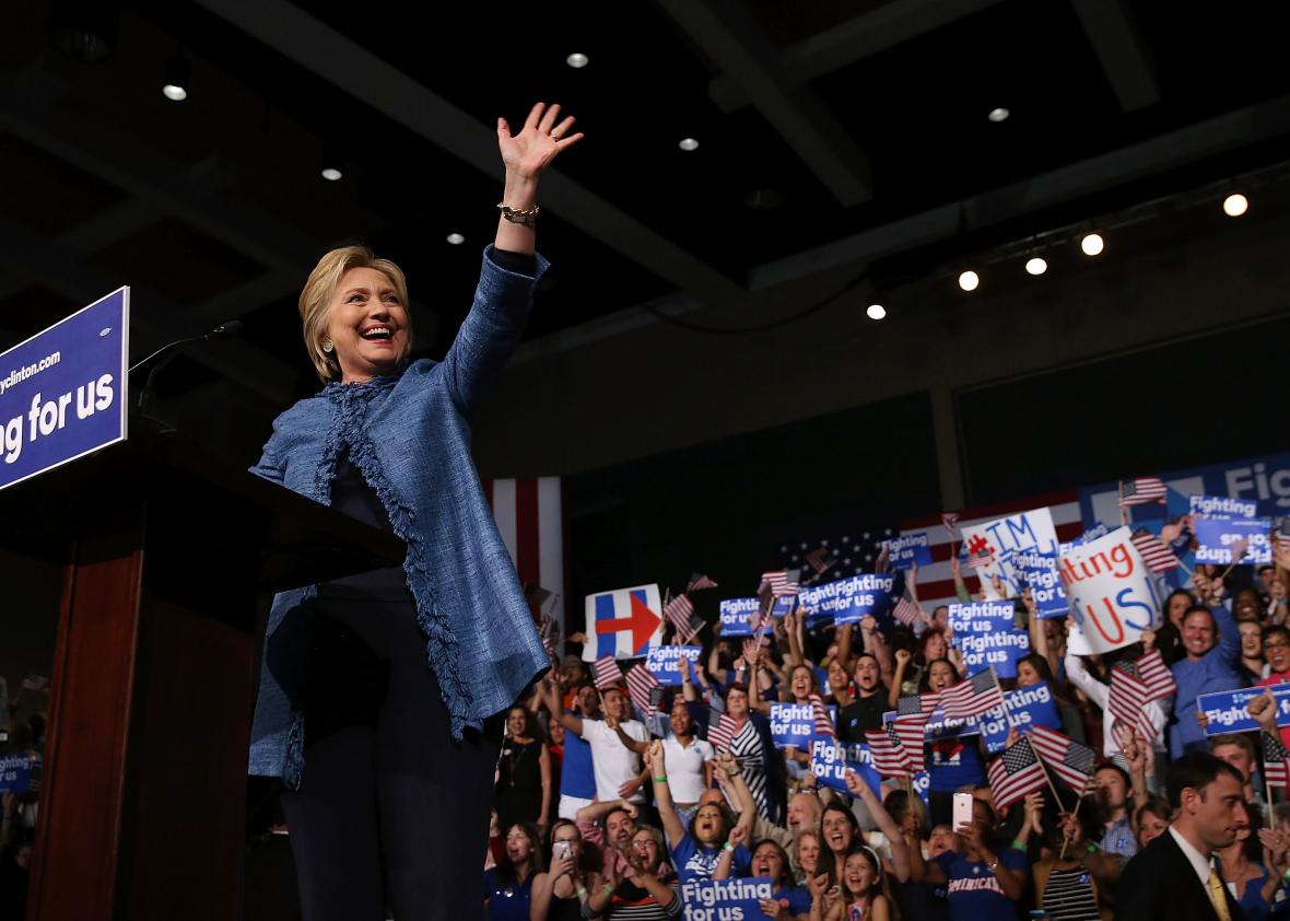  Clinton agranda su ventaja sobre Trump