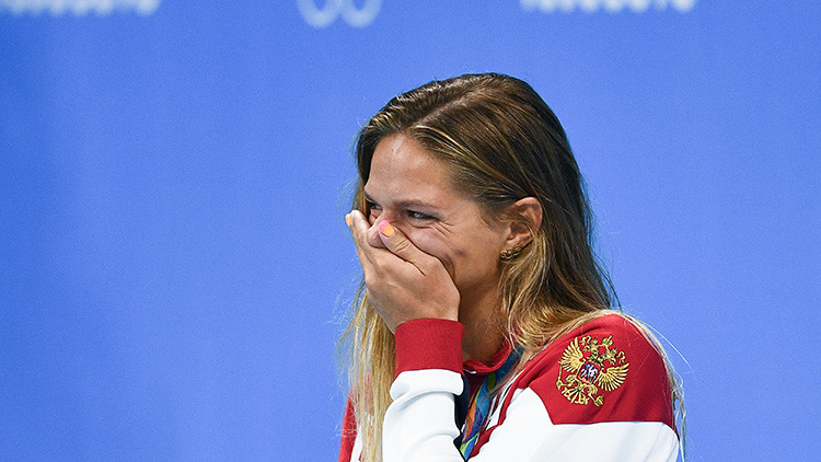 La medalla más sufrida: nadadora rusa gana plata en medio del desprecio del público