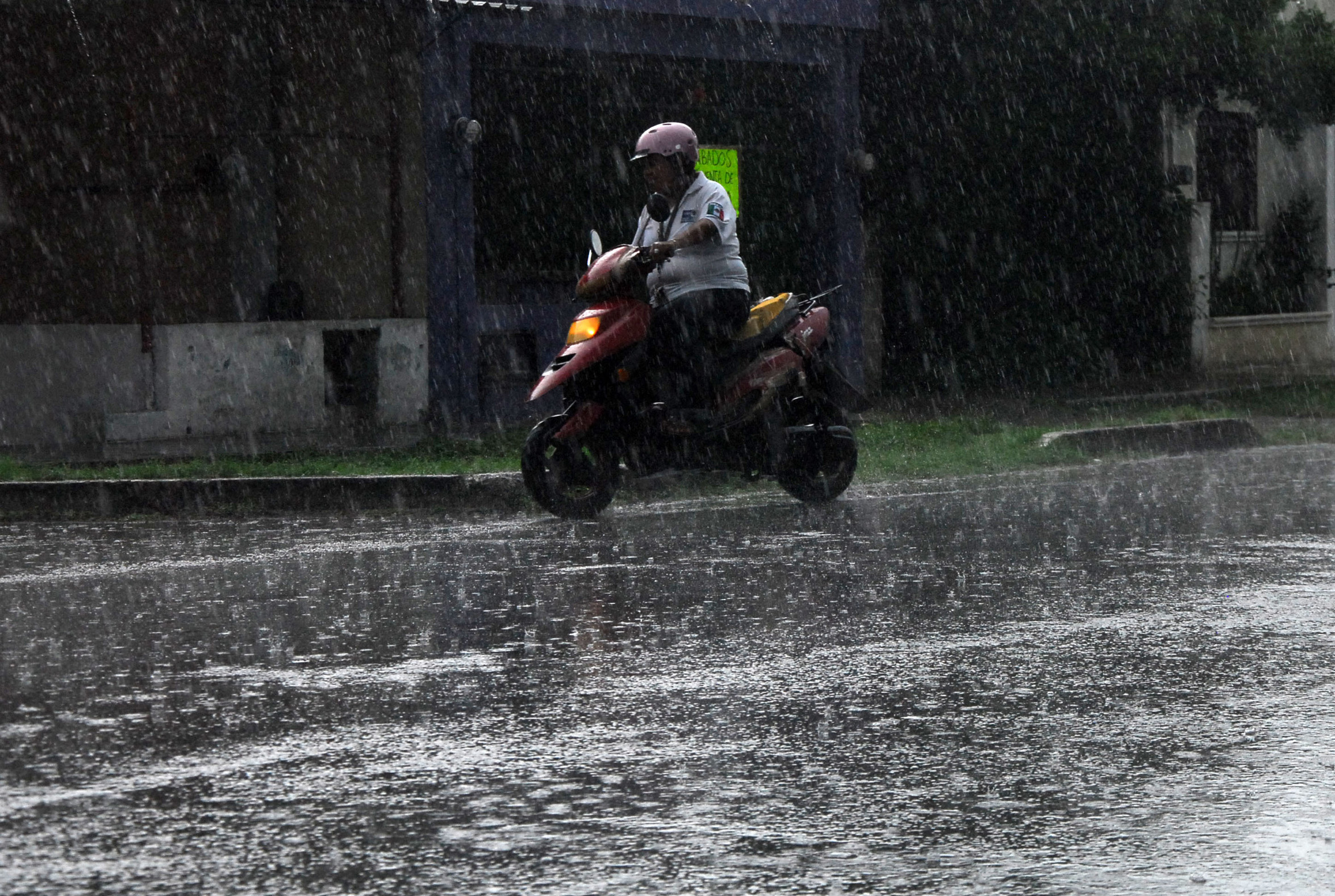  ‘Earl’ seguirá provocando lluvias en gran parte del país