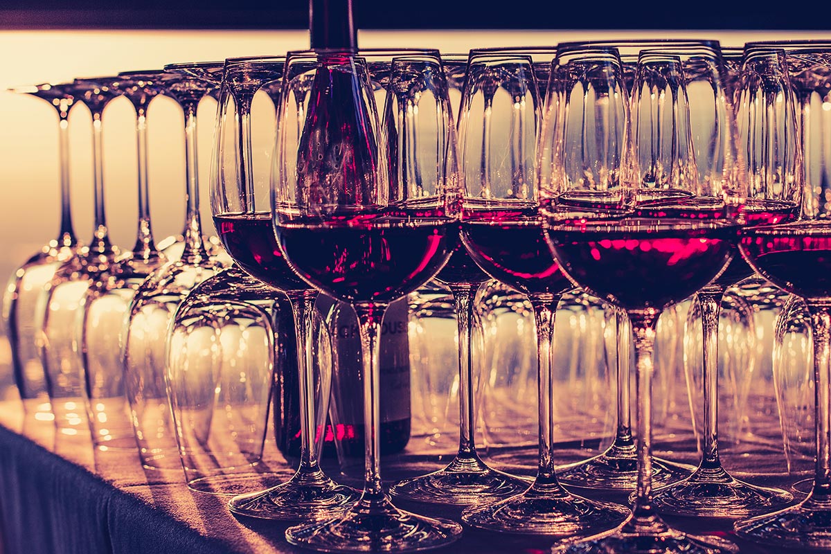  El vino tinto es saludable solo en personas no alcohólicas