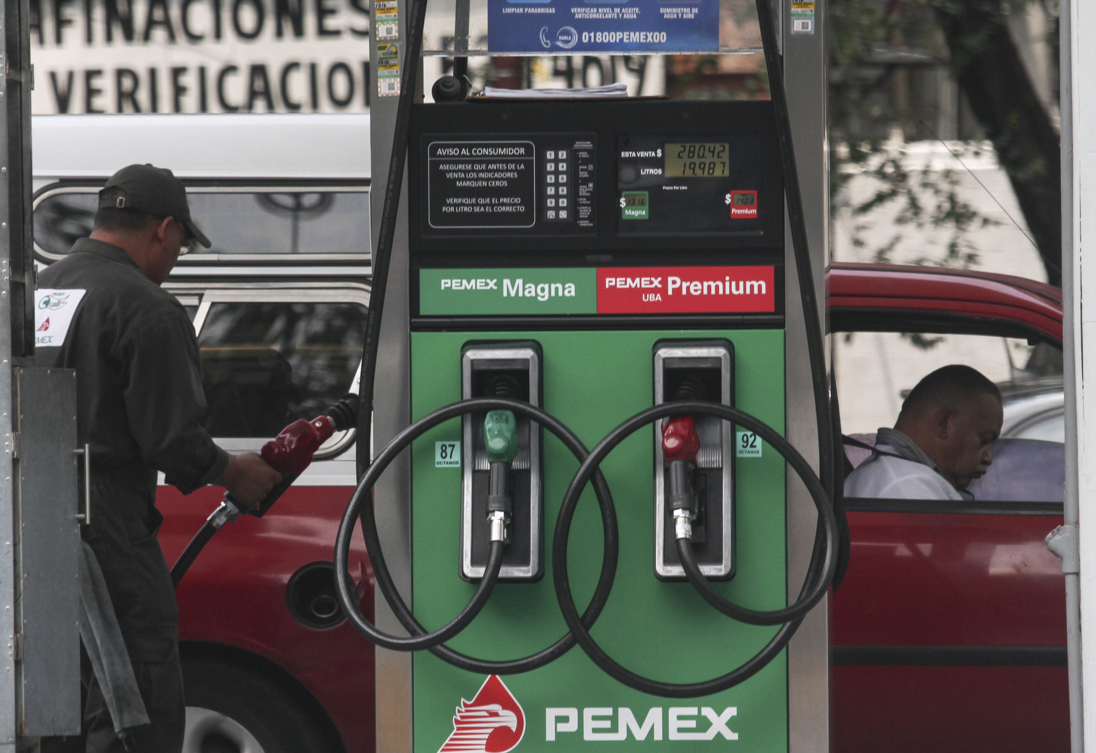  Urdió el gobierno engaño para “gasolinazos”