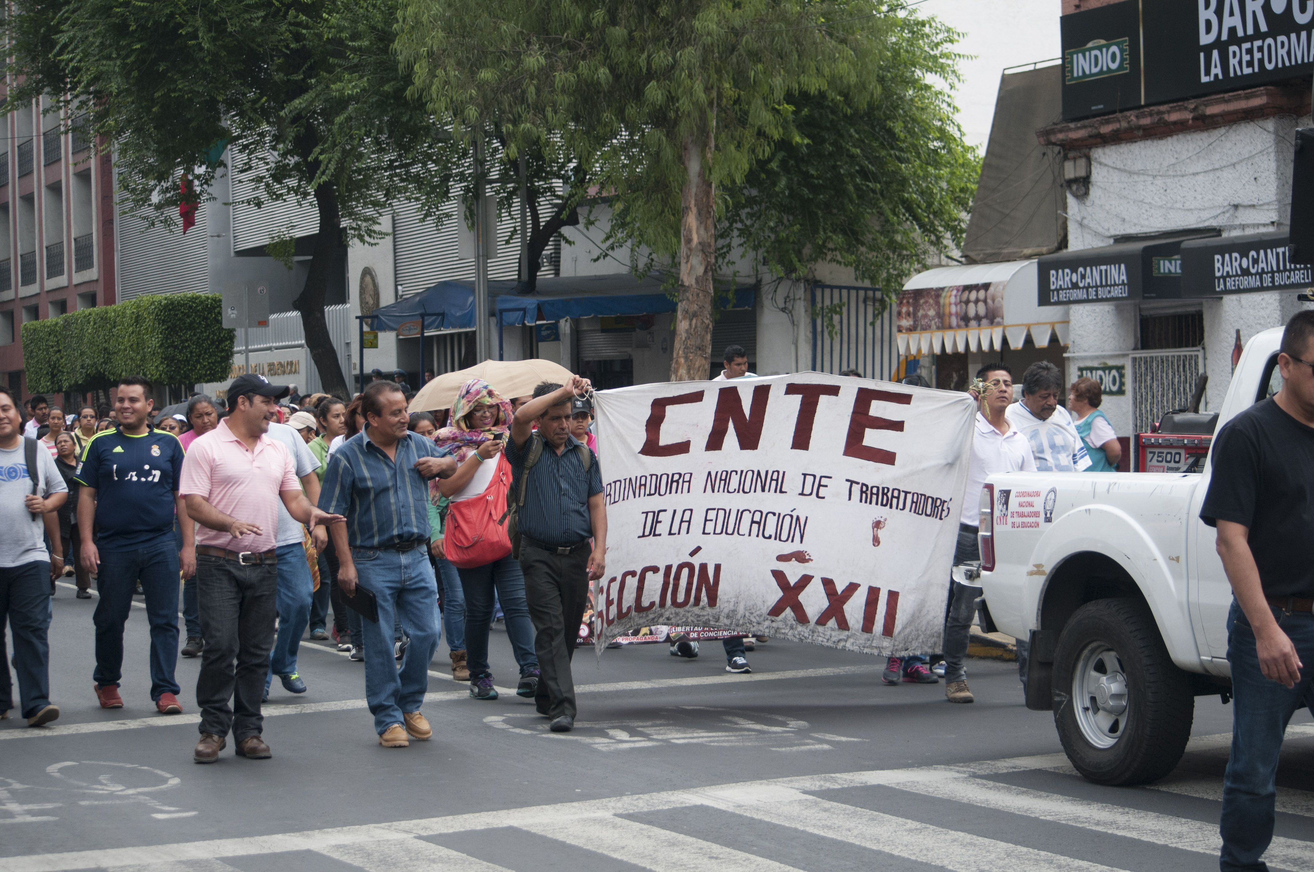  Bloqueos de maestros frenan inversiones por 50 mil mdp