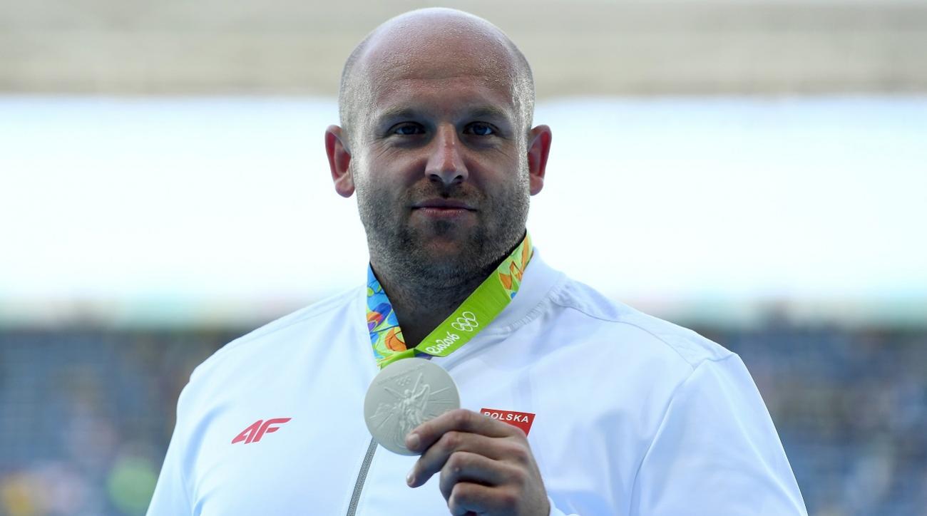  Atleta polaco subasta su medalla de Rio 2016 para salvar a niño con cáncer