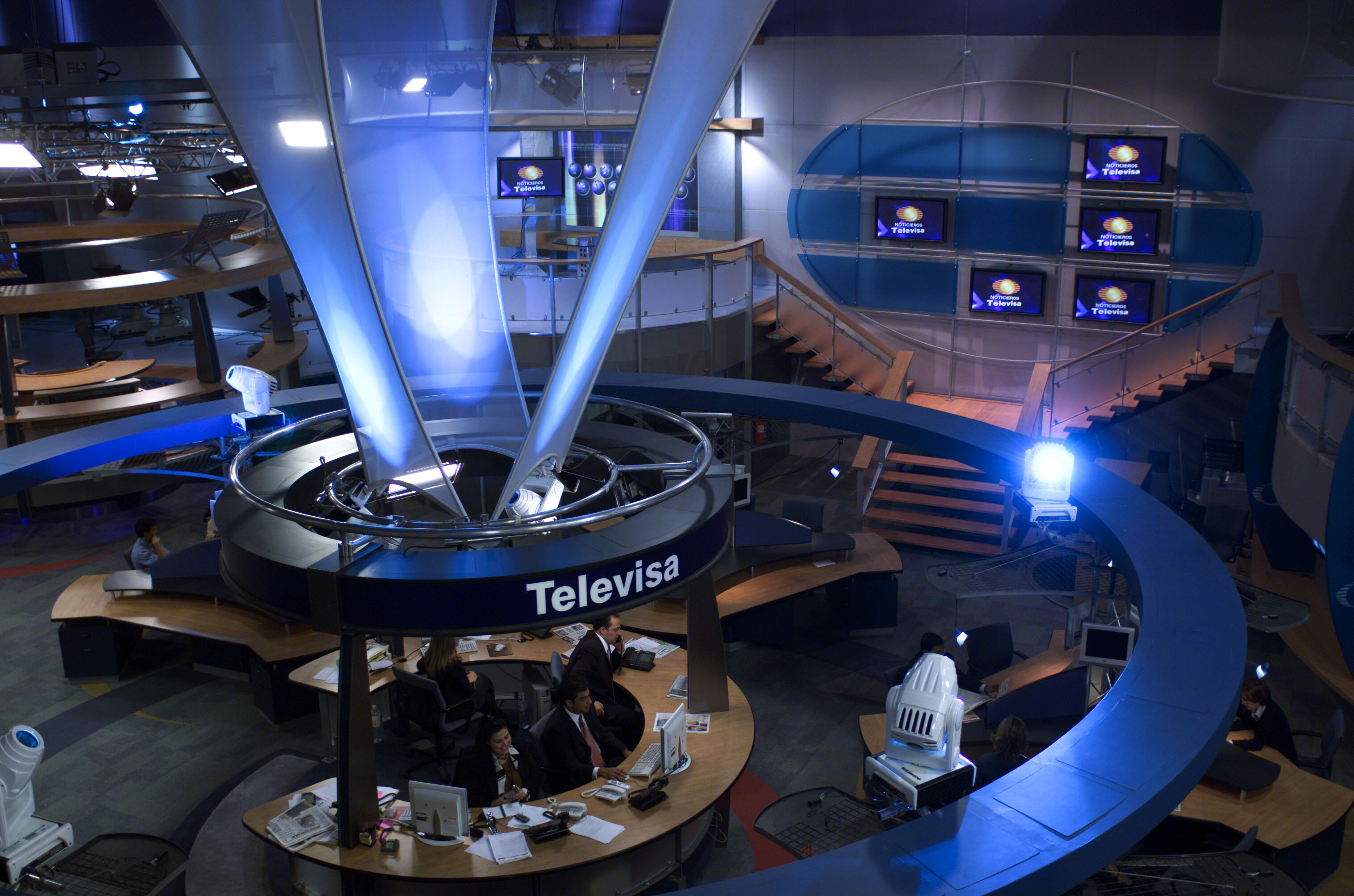  Nueva cara: Las mujeres asaltan Televisa