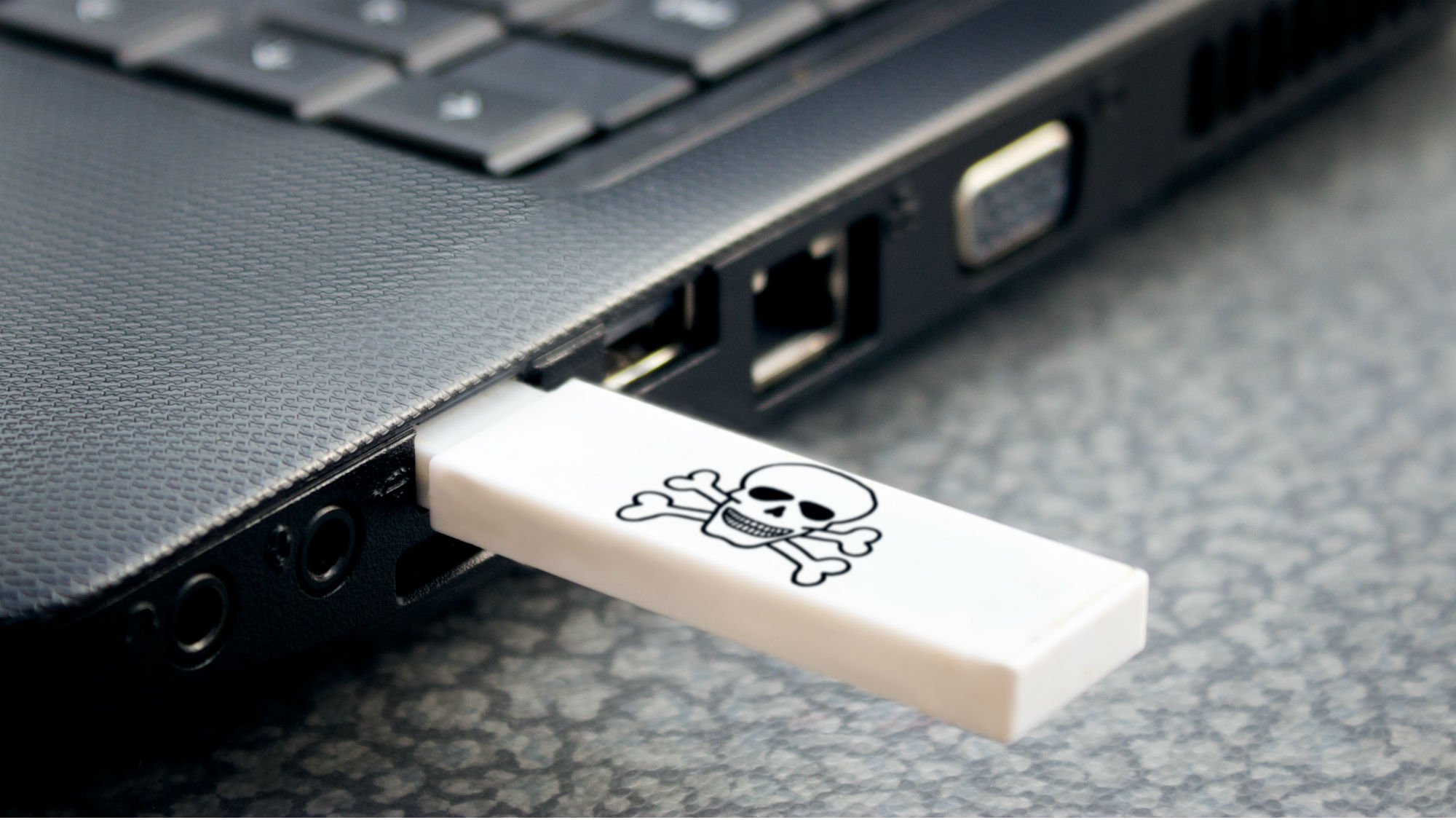  (Video) USB Killer, el primer dispositivo capaz de destruir una computadora