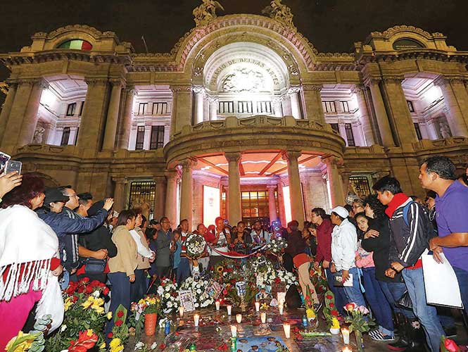  Bellas Artes, listo para Juan Gabriel