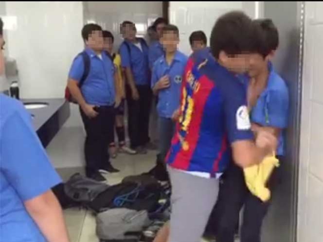  (Video) Hijo de empresario en Honduras humilla y golpea a compañero de escuela
