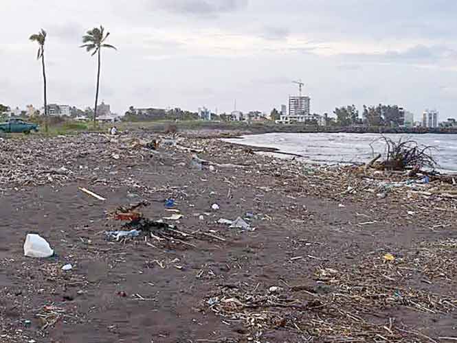  La ‘Isla del Amor’, llena de desechos; acusan omisión del alcalde