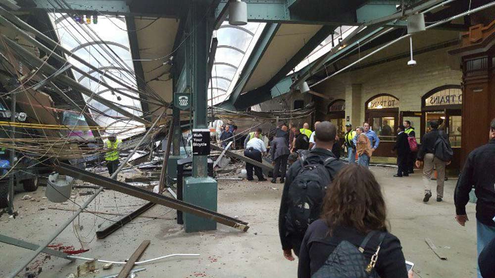  Más de 100 heridos deja descarrilamiento de tren en Nueva Jersey