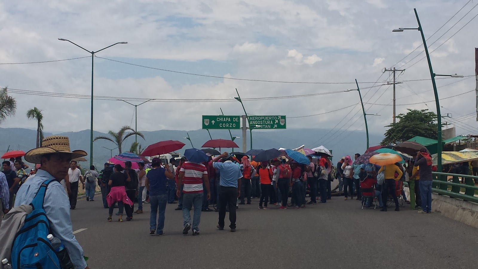  CNTE sigue sin volver a clases en Chiapas; colocan barricada