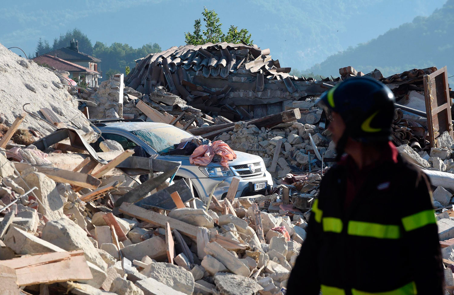  Réplicas sísmicas en el centro de Italia causan pánico