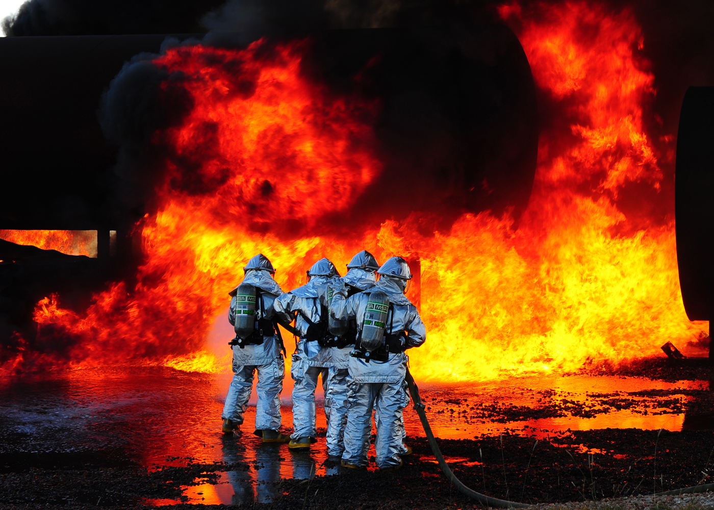  Mueren 8 bomberos en un incendio en Moscú