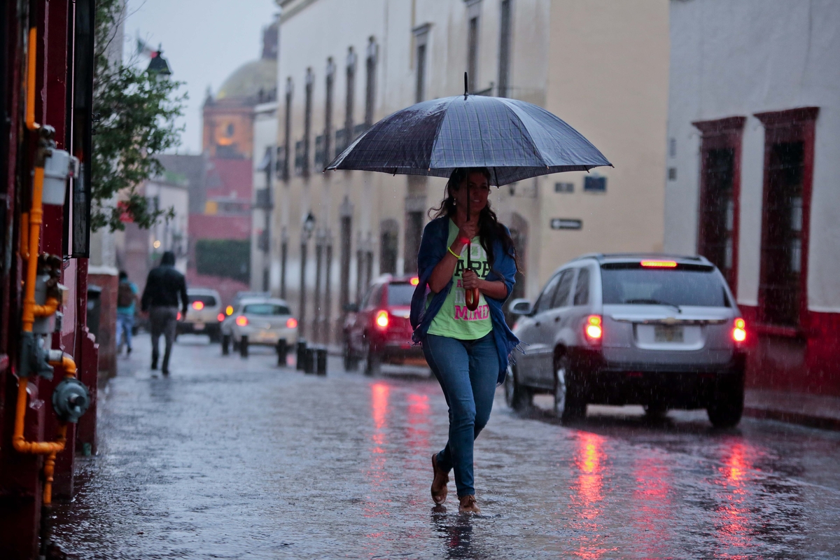  No olvides el paraguas; se esperan lluvias para este martes