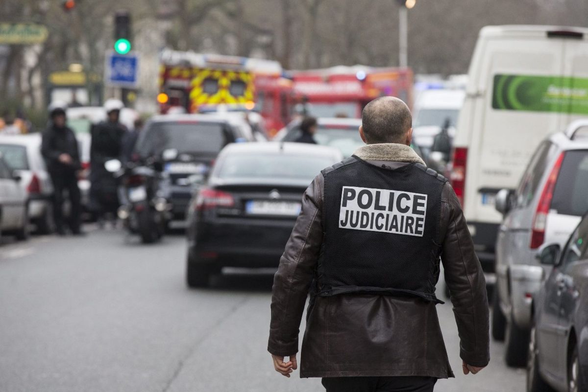  Detienen en Francia a mujeres que planeaban atentado yihadista en París