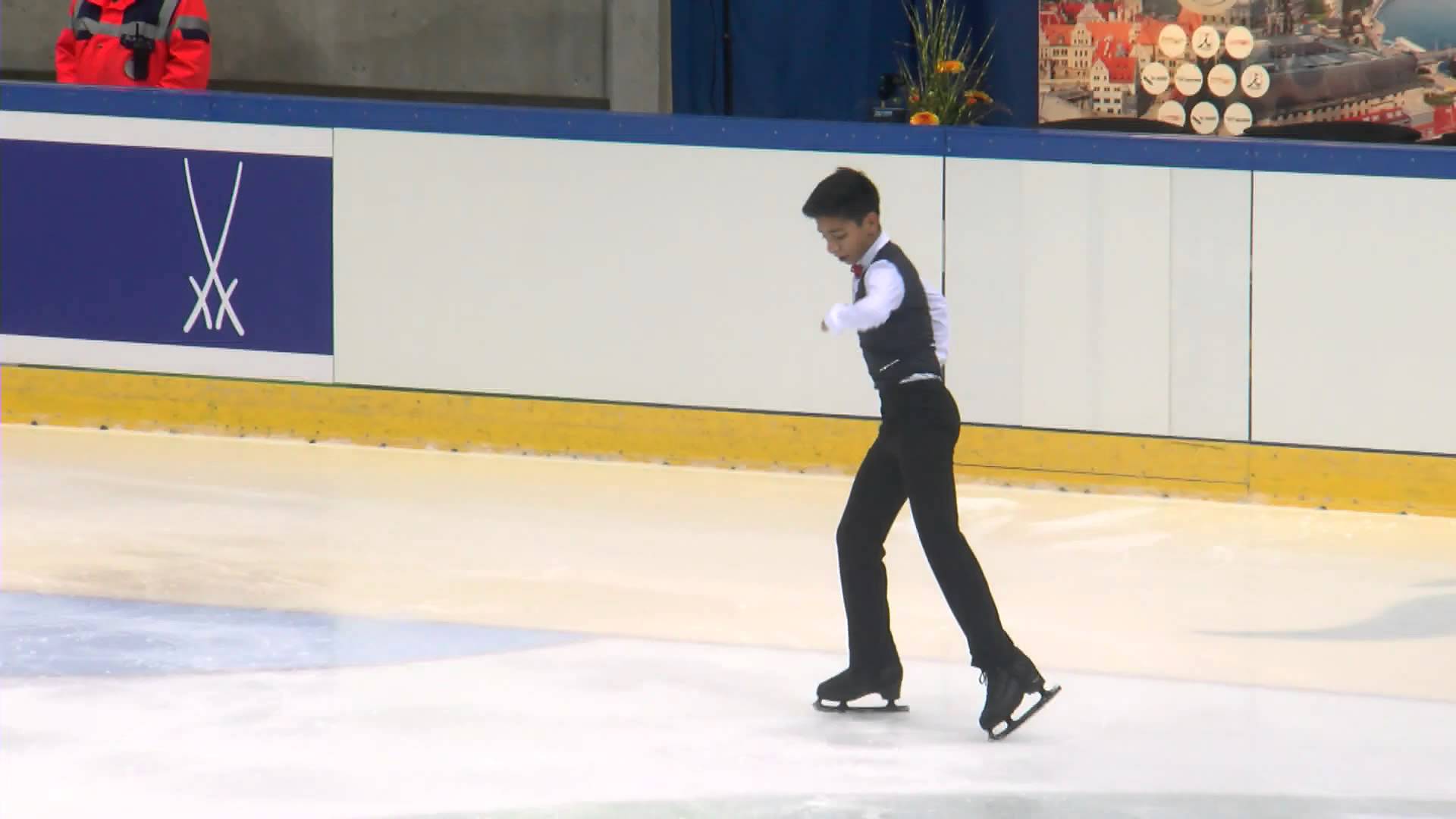  (Video) Patinador mexicano cautiva en Japón con tema de Juan Gabriel