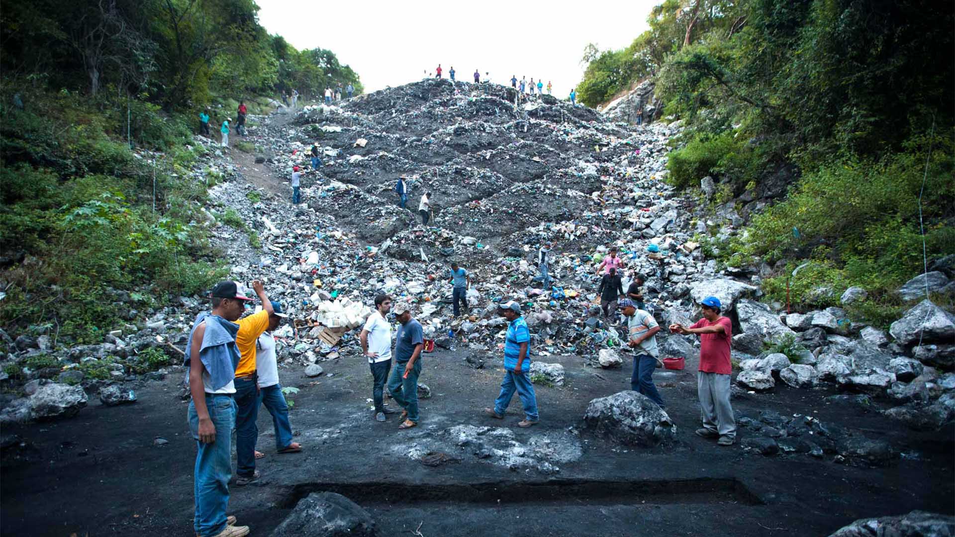  Artículo en ‘Science’ pone en duda incineración de normalistas