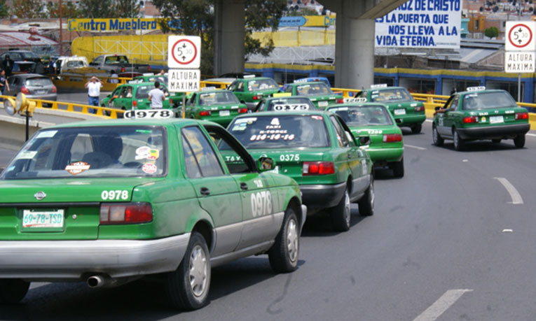  Taxistas sin concesiones, los primeros en obtenerla; SCT pedirá condiciones de calidad