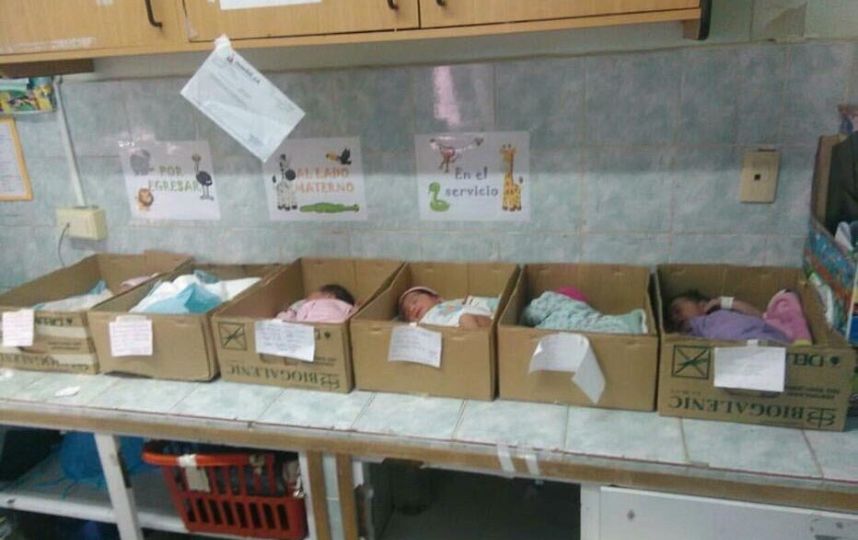  A falta de incubadoras, difunden foto de recién nacidos en cajas de cartón en Venezuela