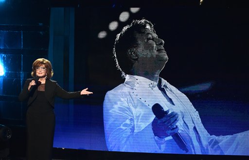  Homenaje a Juan Gabriel en los Latin American Music Awards