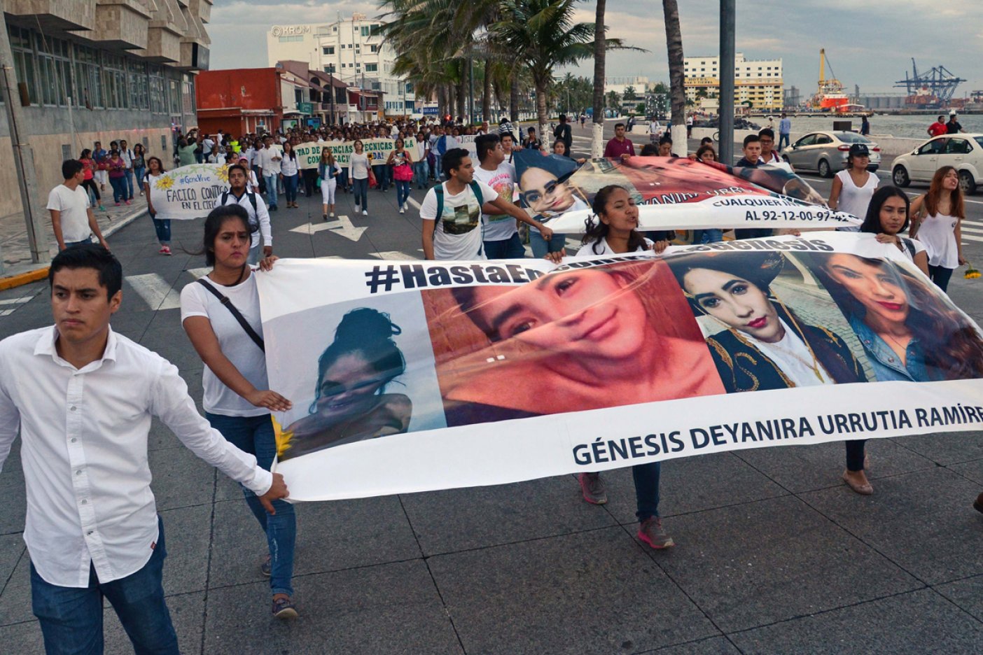  Mientras exigían justicia por muerte de Génesis, regidor armaba fiesta en Veracruz