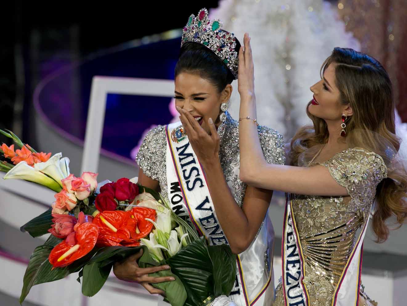  Con todo y crisis, Venezuela elige a su reina de belleza