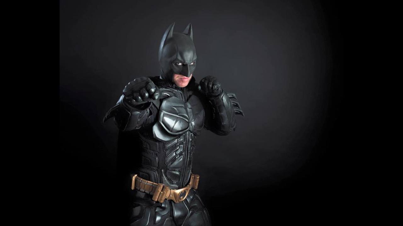  ‘Batman’ combate a payasos siniestros en calles de Inglaterra