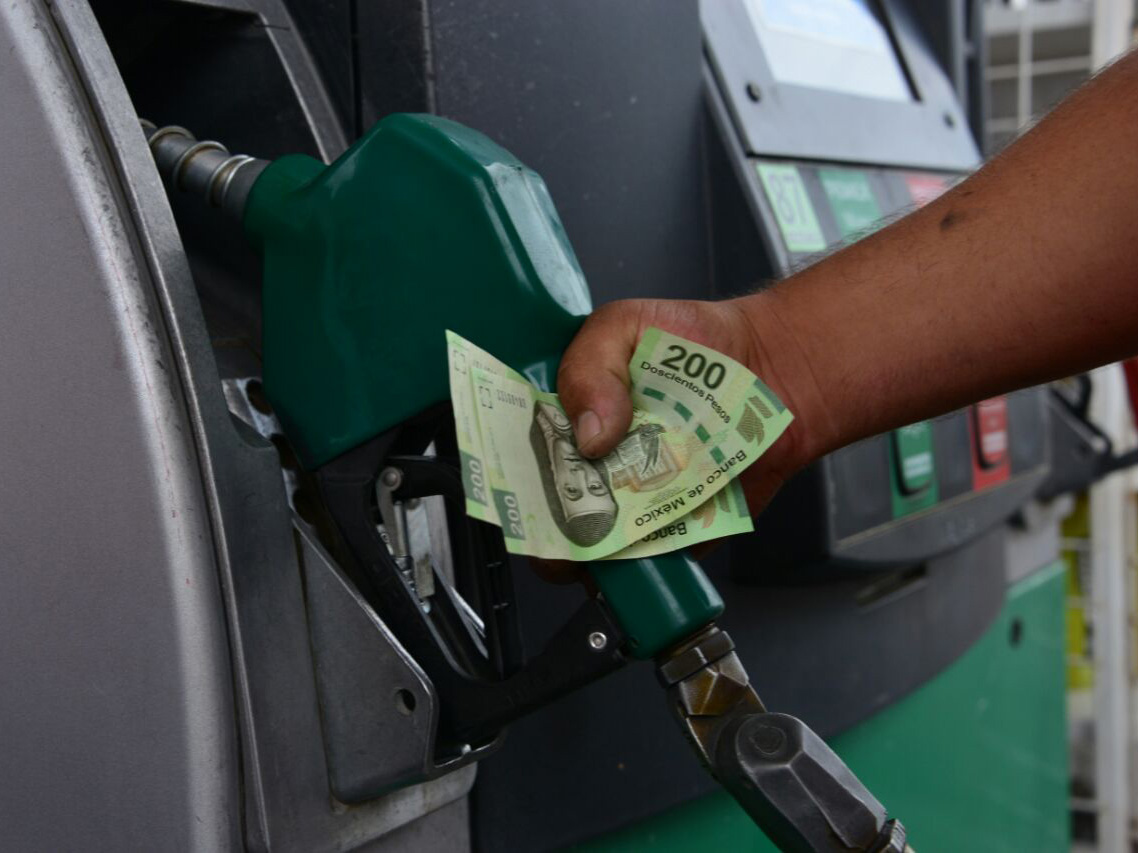  Hacienda, la beneficiada con gasolina cara; recibirá 1,2 pesos más por litro