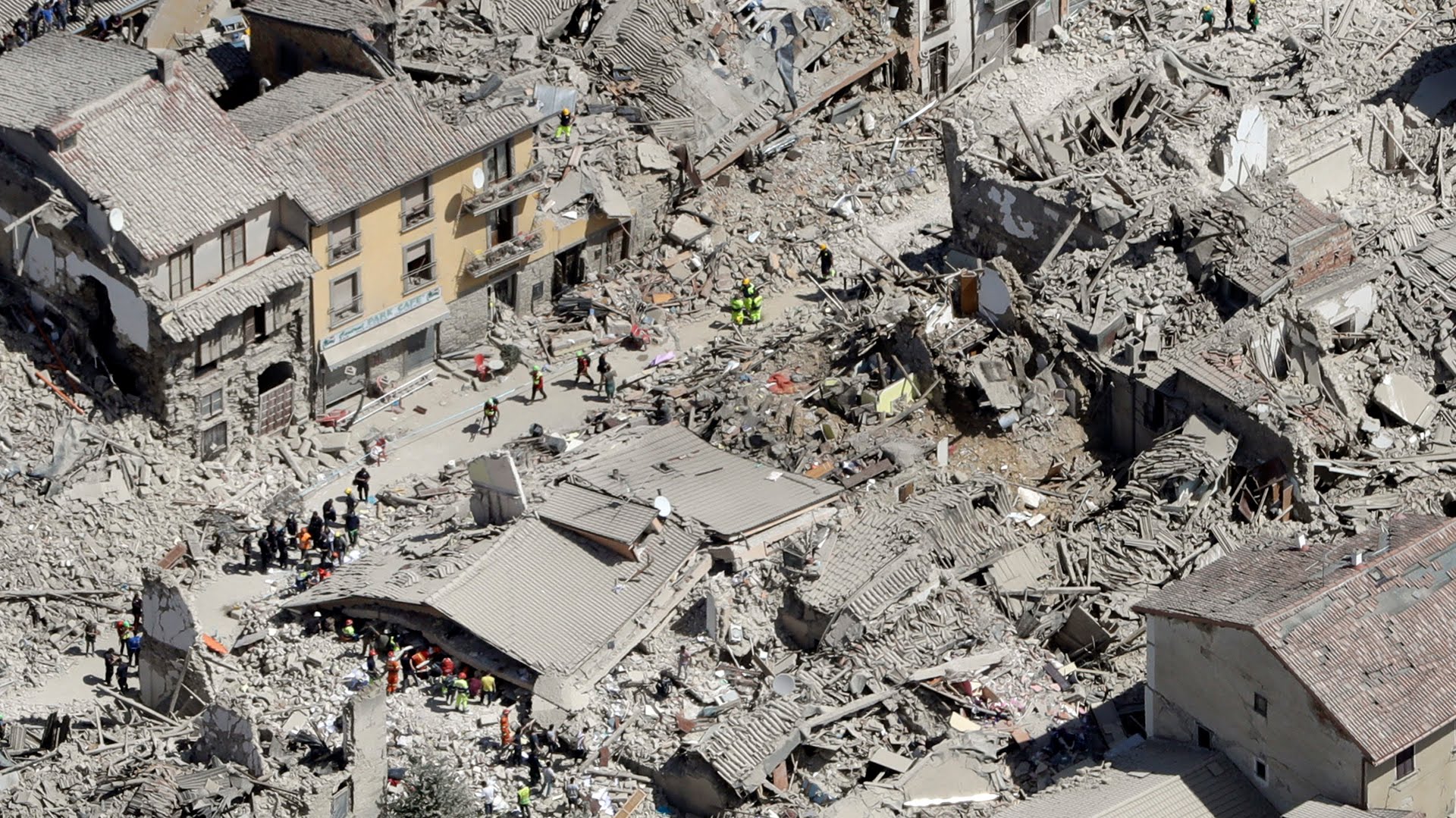  Vuelve el sismo a Italia: 6,5 en la escala de Richter este domingo