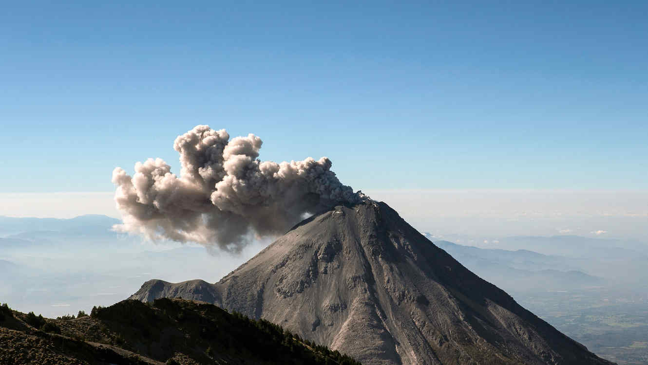  Suman 3 días de intensa actividad volcánica en Colima