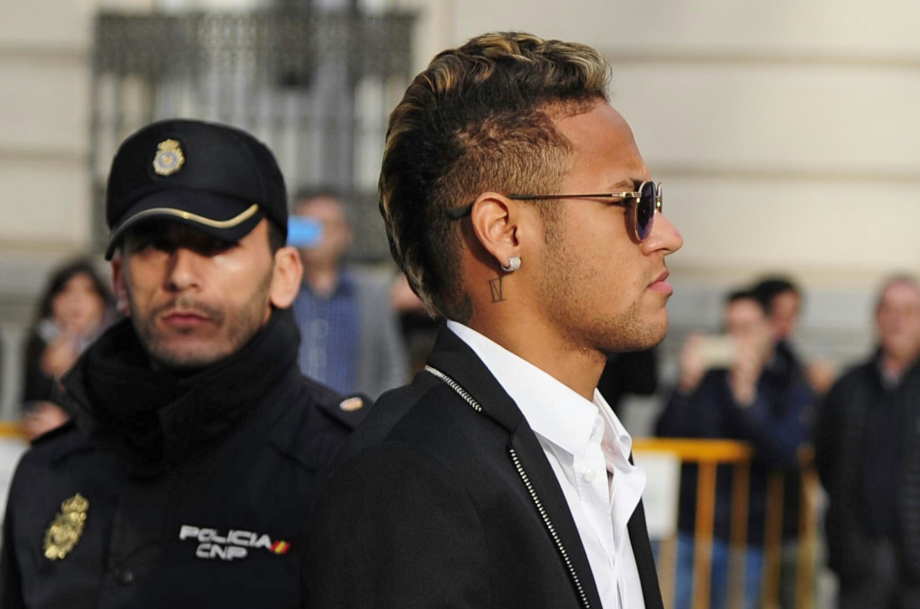  Fiscalía española pide dos años de cárcel para Neymar
