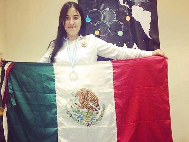  La mexicana de 16 años que tiene medalla de plata en Física