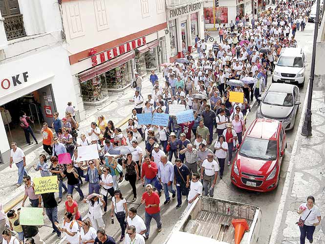  Crisis en sector salud de Veracruz; paralizan hospitales