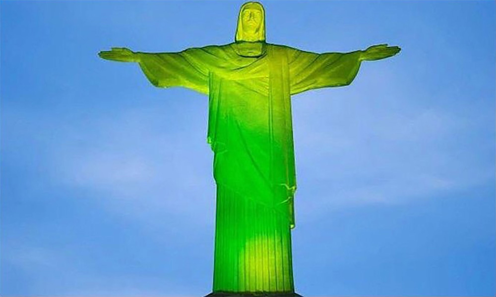  Estadios y monumentos históricos homenajean al Chapecoense