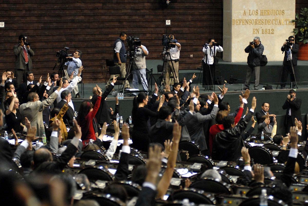  Diputados se premian por atender gente; recibirán bolsa de 33.7 mdp