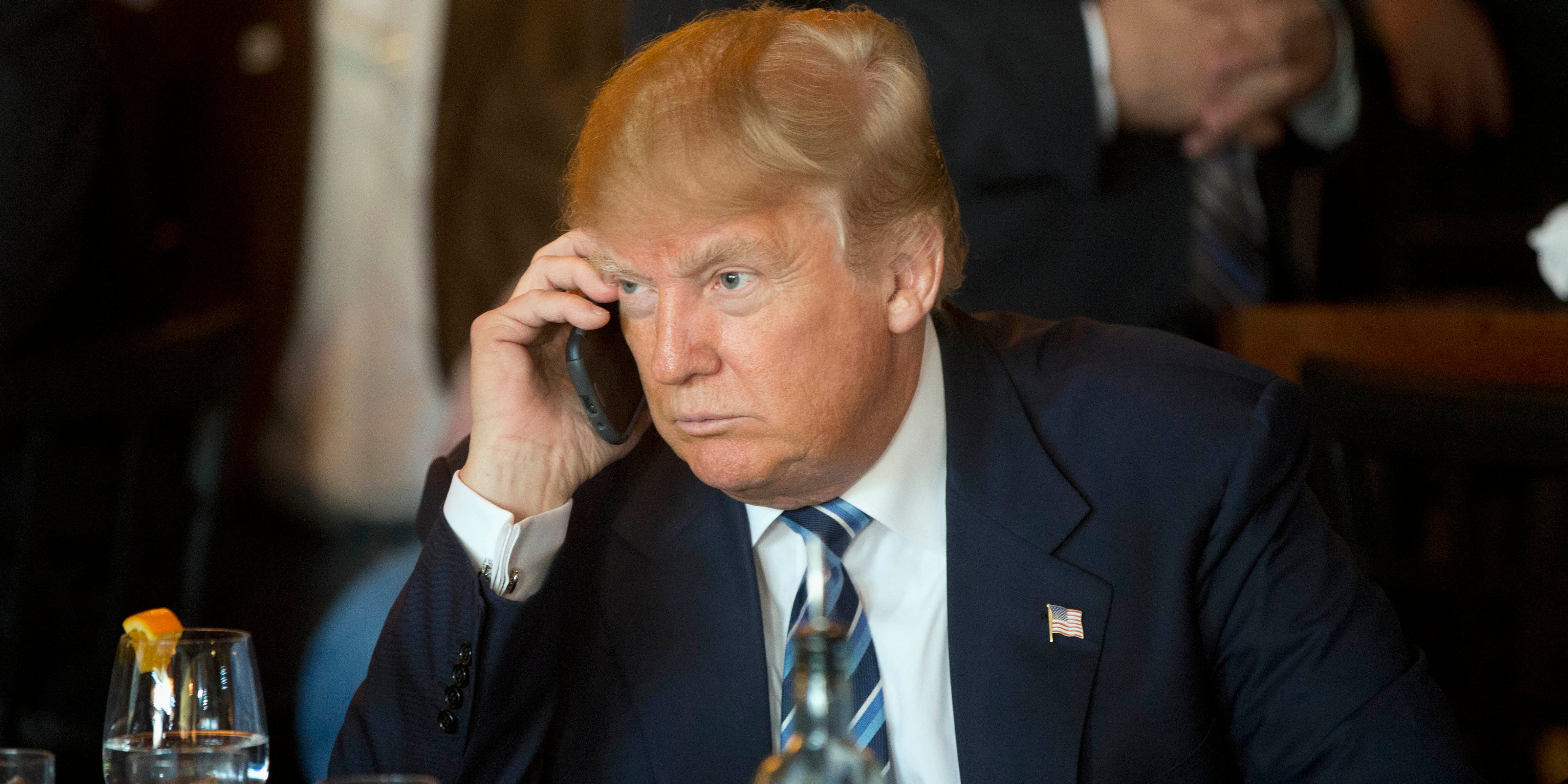  Trump anuncia que se desvincula de los negocios