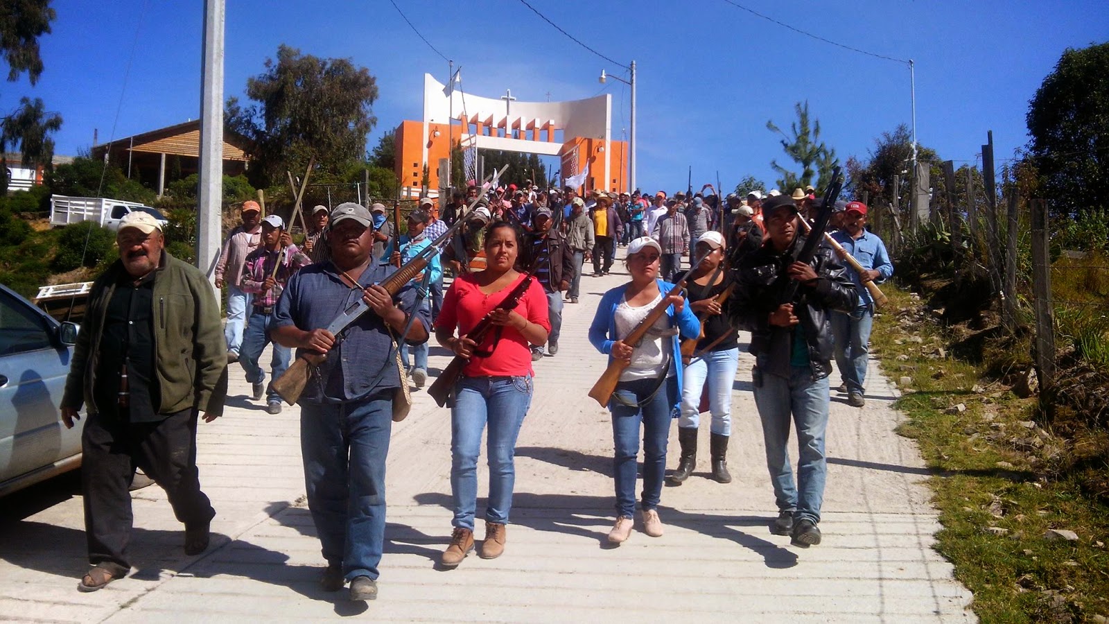  (Video) Toman armas en Guerrero ante la incapacidad del gobierno de frenar la violencia