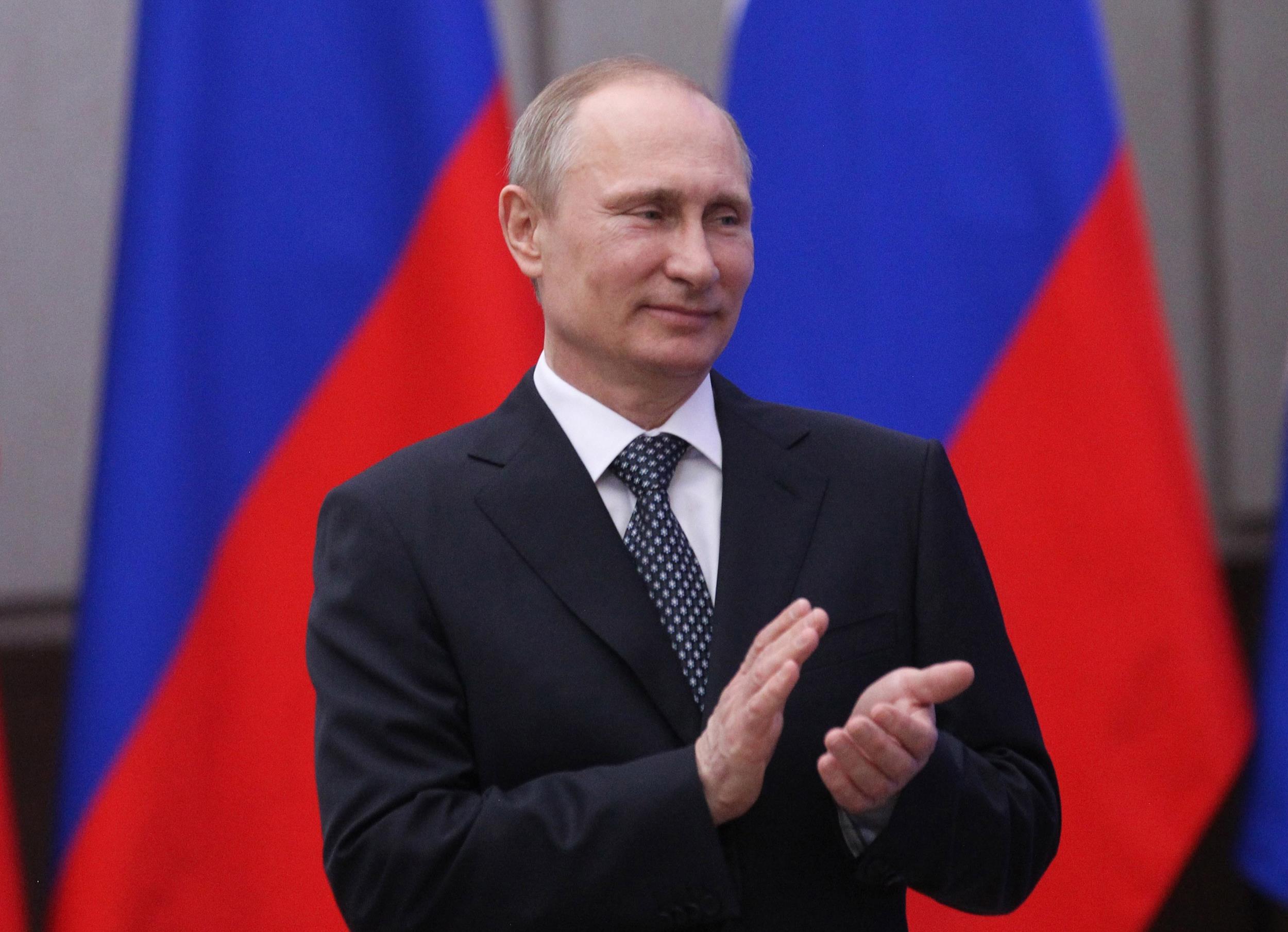  Anuncia Putin que no expulsará a ningún diplomático de EU