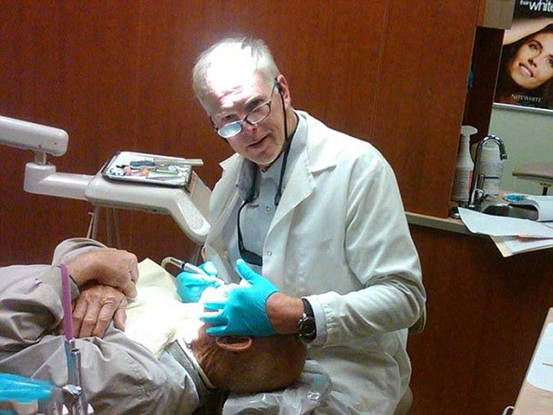  Falso dentista extrae a paciente 10 dientes sin anestesia