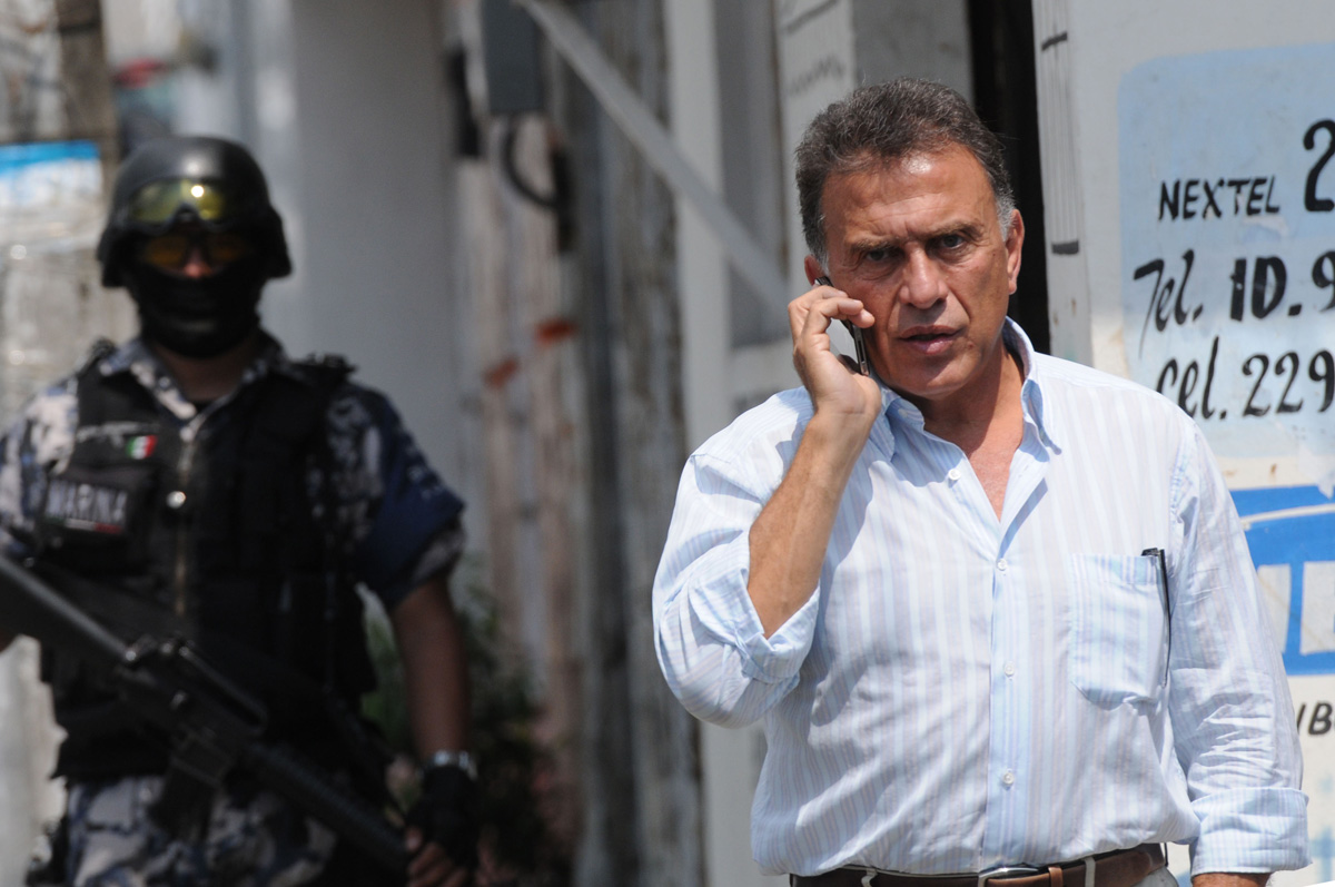  Blindan seguridad en Veracruz; Yunes anuncia nuevo operativo